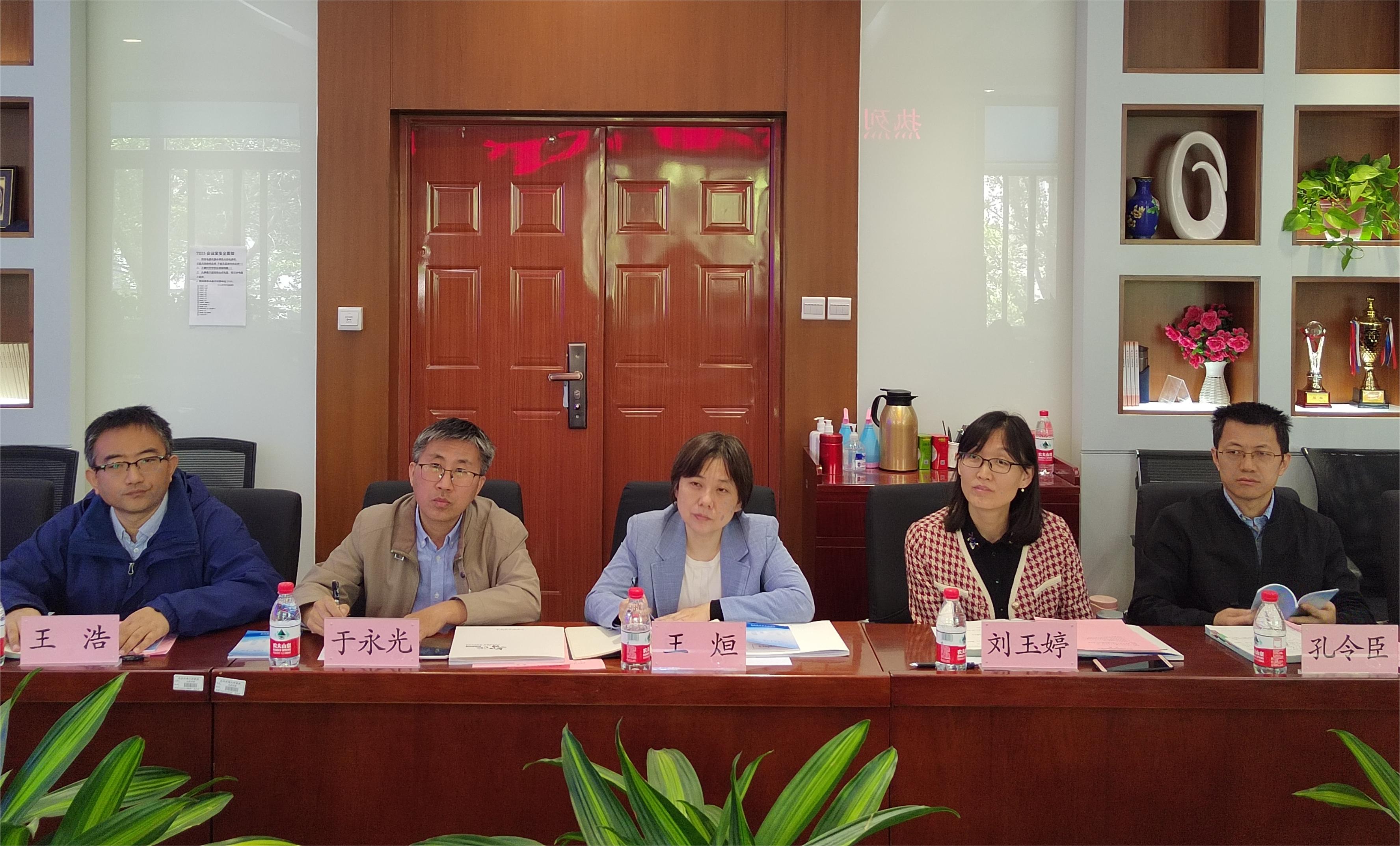 590333939.jpg 641d56d4bc48e2c79383310af6fdaaf.jpg