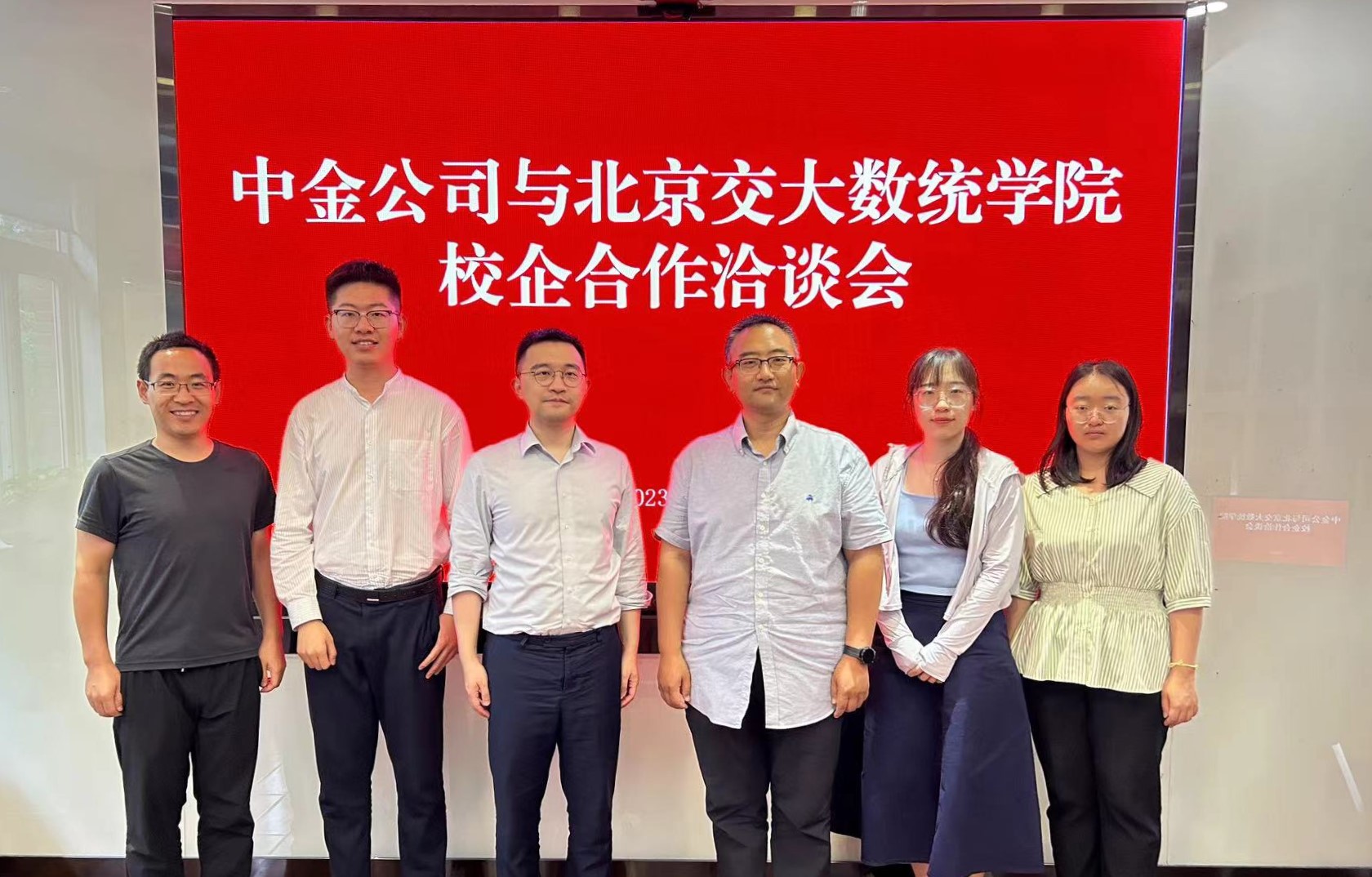 590346468.jpg 05.jpg