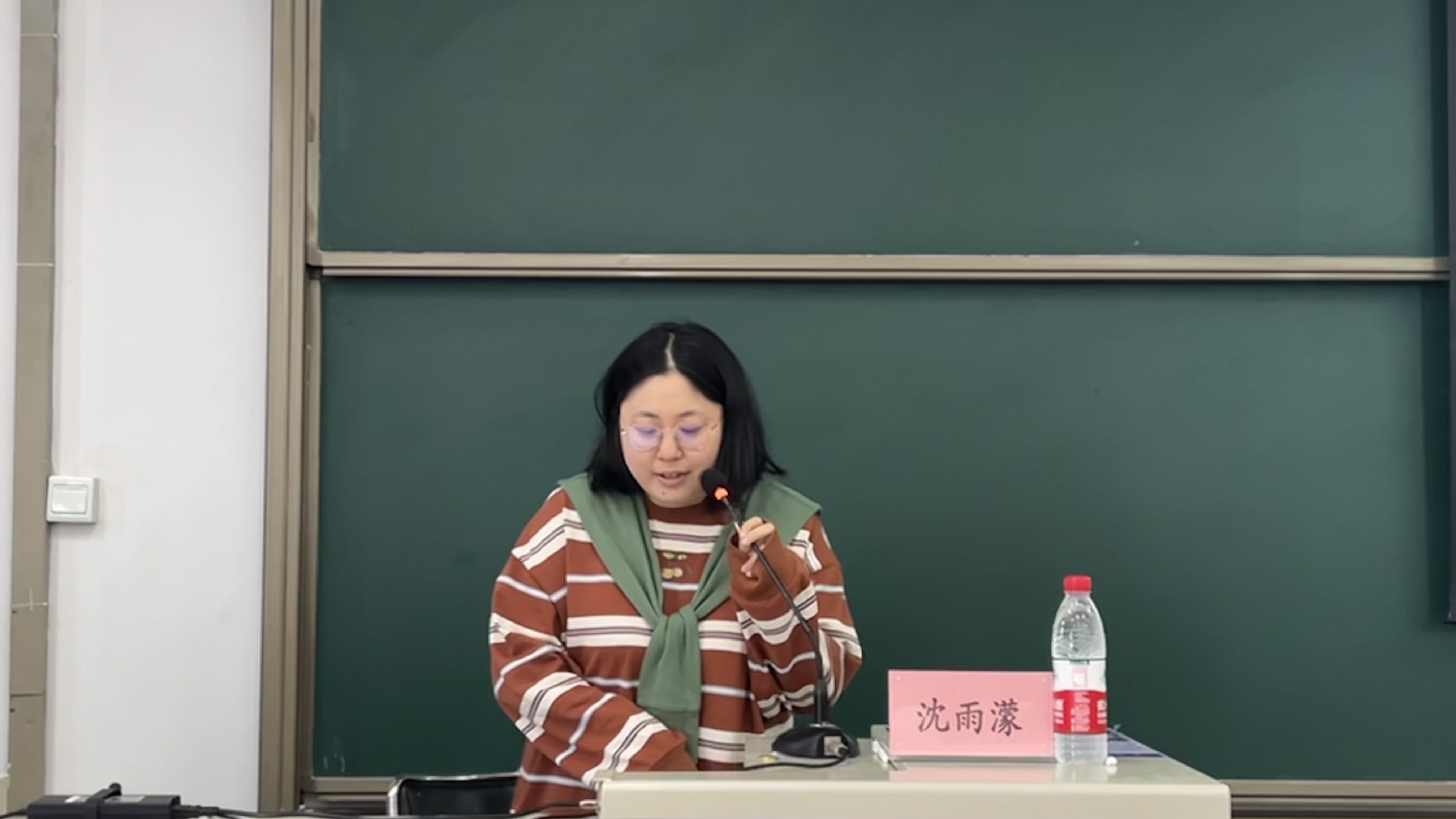 590350792.jpg 05.jpg